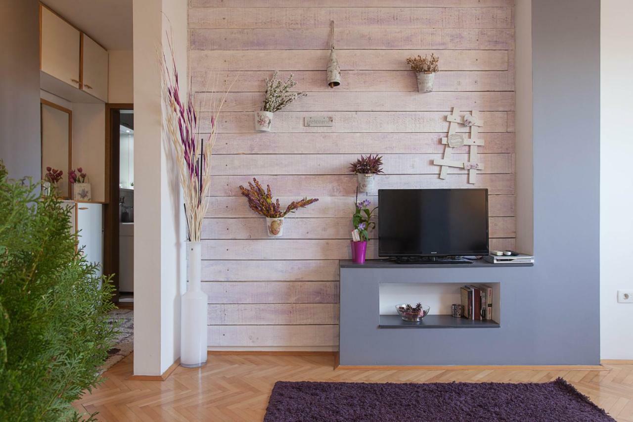 Violet Apartment Skopje Bagian luar foto